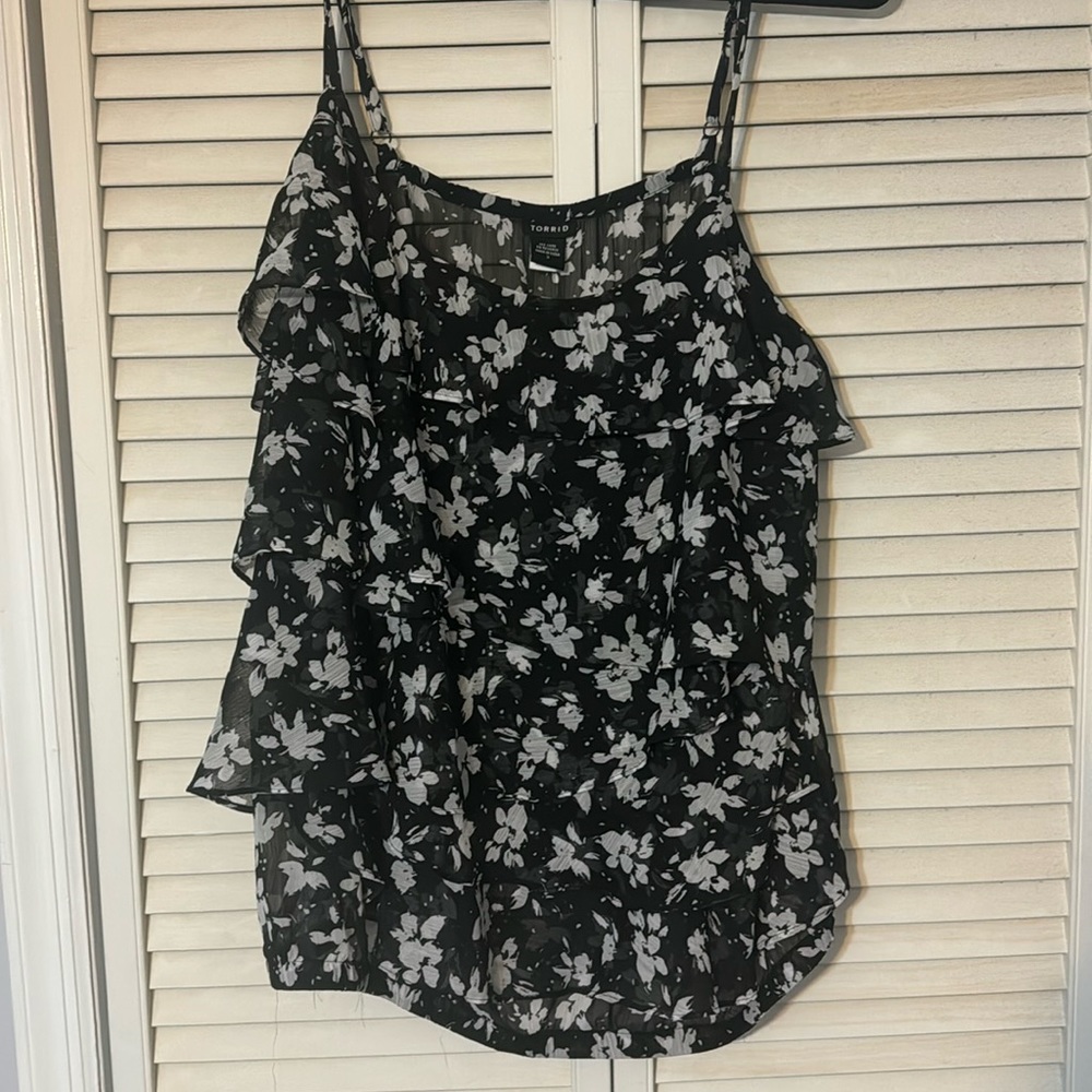 Torrid Size 3 black/white tank top